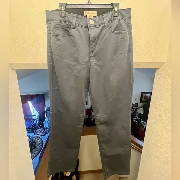 Democracy brand gray jeans. USA size 14. Straight leg. - Picture 3 of 4